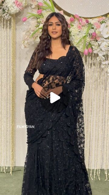 F I L M Y G Y A N on Instagram: "MT is slayinnn it in her black net saree 🖤 Love the whole look! “GLAMOROUS” is the word for her tonight ✨" Black Net Saree Party Wear, Net Saree Blouse Designs Party Wear, Black Blouse Designs For Saree, Black Saree Party Wear, Hand Embroidery Products, Black Net Saree, Net Saree Blouse, Embroidery Products, Wedding Jewelery