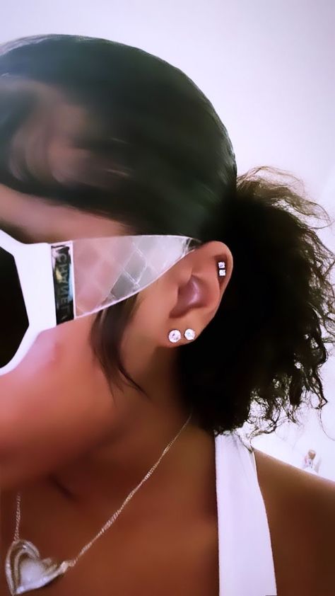 2nd Hole Ear Piercing, Second Ear Piercing Black Woman, Earrings Aesthetic Black Women, Ear Piercing On Black Women, Ear Piercings Small Ears, Pericings On Black Women, 2nd Hole Piercing Earrings, 2 Hole Ear Piercing, Ear Piercing Black Women