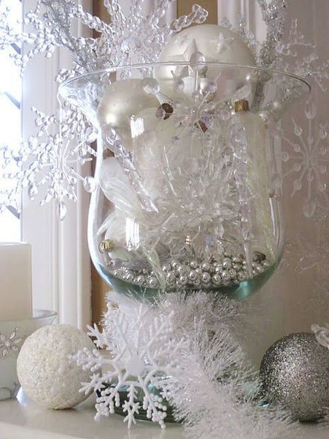 33 Eye Catching Centerpieces for Christmas Winter Mantels, Winter Centerpieces, Winter Wonderland Baby Shower, White Christmas Decor, Snowflake Decorations, Holiday Centerpieces, Silver Christmas, Noel Christmas, Vintage Christmas Decorations