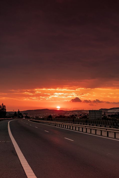 Sunset. Download this photo by Alexey Malakhov on Unsplash Sunrise Pictures, Fotografi Vintage, Sky Pictures, Landscape Photography Nature, Pretty Landscapes, Sunset Wallpaper, Pretty Sky, Sunset Pictures, Sunset Sky