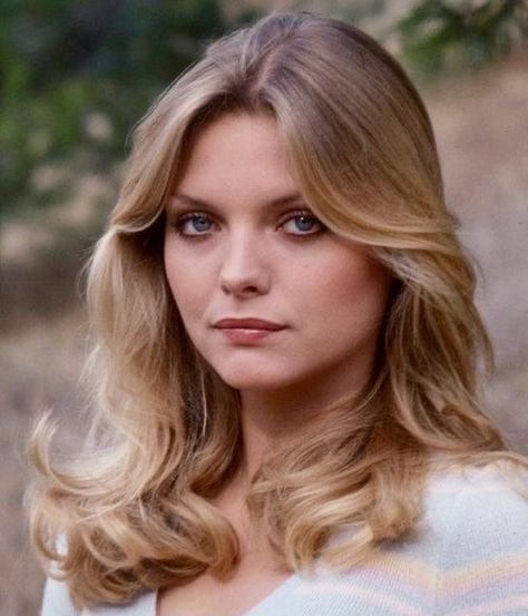 Michelle Pfeiffer 70s, Michelle Pfeiffer Makeup, Michelle Pfeiffer 80s, Michelle Pfeiffer 90s, Blonde Celebrities Female, Michelle Pfeiffer Style, Michelle Pfeiffer Hair, 1970s Hairstyles, Hair Quiz