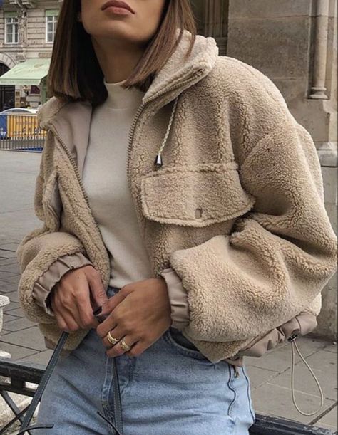 Teddy Sweater Outfit, Comfy Travel Outfit, Woman Suit Fashion, Tumblr Outfits, Cute Winter Outfits, Feminine Outfit, Cool Street Fashion, Casual Winter Outfits, Athletic Fashion