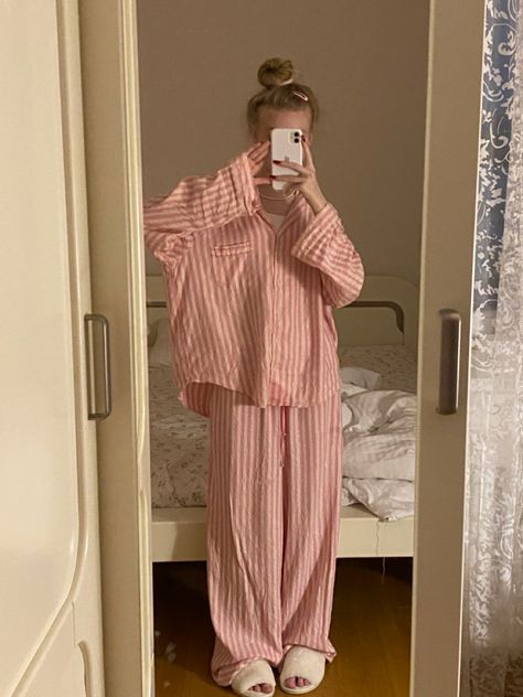 Pajamas Aesthetic, Pijamas Women, Cute Pjs, Pajama Fashion, Cute Sleepwear, Cute Pajama Sets, Night Suit, Cute Pajamas, Looks Style