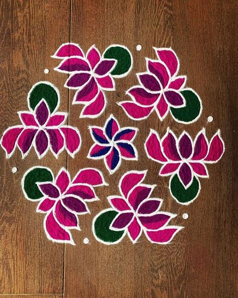 Ganesha Rangoli With Dots, Rangoli Designs Traditional, Thipkyanchi Rangoli Design, Sankranthi Rangoli Designs Latest, Telugu Rangoli, Dots Rangoli With Colors, Dot Rangoli With Colour, Thipkyanchi Rangoli, Rangoli Designs Videos