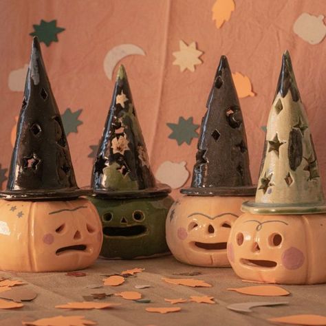 Halloween Ceramics Pottery, Ceramic Halloween Ideas, Ceramic Pumpkins Pottery, Clay Halloween Decorations, Witchy Ceramics, Spooky Ceramics, Halloween Pottery Ideas, Halloween Ceramics Ideas, Witchy Clay Crafts