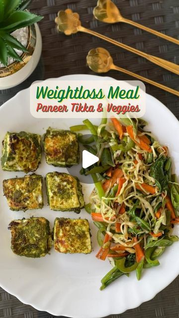 Diet Paneer Recipe, Paneer Diet Recipes, Healthy Paneer Recipes For Diet, Easy Healthy Vegetarian Recipes, Veg Salad Recipes, Diet Plate, Paneer Tikka, Paneer Recipes, Sauteed Veggies