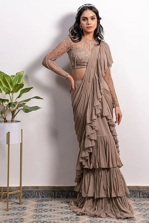 Mouse Brown Georgette Pre-Draped Saree Set Design by Silky Bindra at Pernia's Pop Up Shop 2023 Frill Saree Design, Ruffle Lehanga For Women, Frill Saree Style, Frill Saree Blouse Design, Draping Saree Style, Winter Saree, Pre Draped Saree, Frill Saree, Wedding Fits