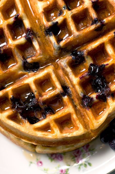 Blueberry Waffles Recipe, Buttermilk Waffles, Blueberry Waffles, Cinnamon Roll Pancakes, Belgian Waffles, Bread Board, My Hubby, Waffle Recipes, Waffle Maker