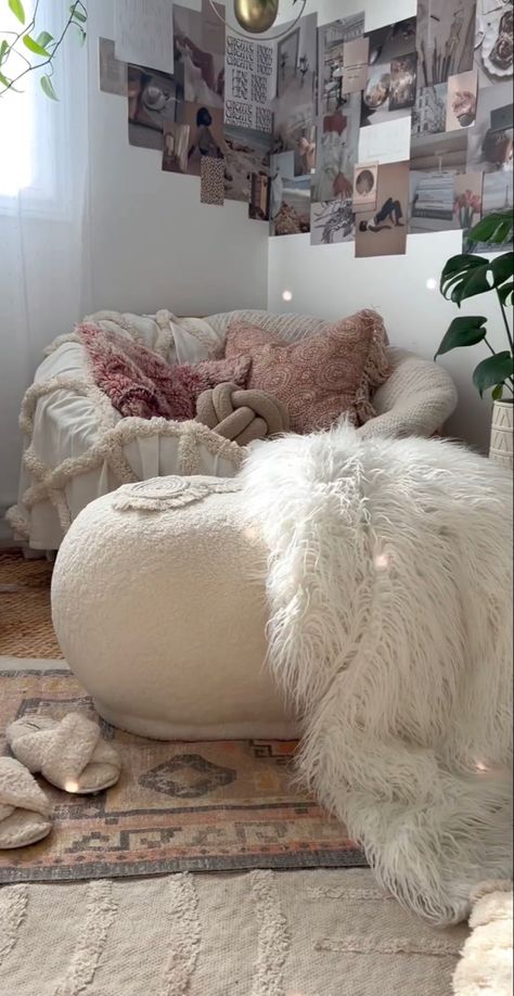 Bean Bag Chairs Bedroom, Beanbag Room Aesthetic, Beanbag In Bedroom, Bean Bag Room Aesthetic, Hangout Corner In Bedroom, Bedroom With Bean Bag, Comfy Bedroom Chairs Cozy Corner, Cozy Bean Bag Corner, Bean Bag Corner Ideas