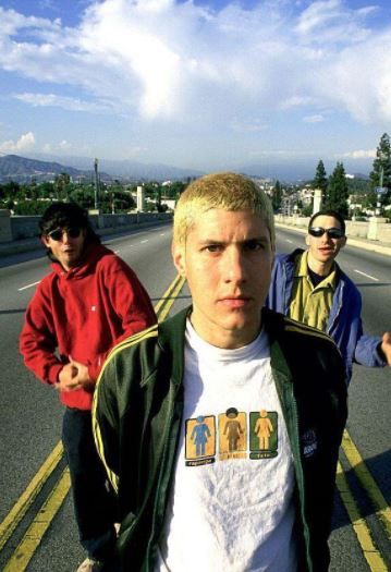 Mike in front. Yauch in red jacket. Adam in blue jacket. Baby Pop, Skater Boy, Beastie Boys, Hip Hop Rap, Man Photo, Sound Of Music, Red Jacket, Blue Jacket, Fitness Inspo