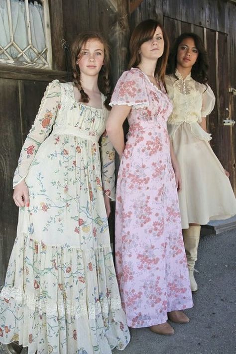 Prairie Clothes, Floral Country Dress, Praire Dresses, Prarie Dress, Prairie Dresses, Vintage Prairie Dress, Jr High, 70s Inspired Fashion, Country Floral