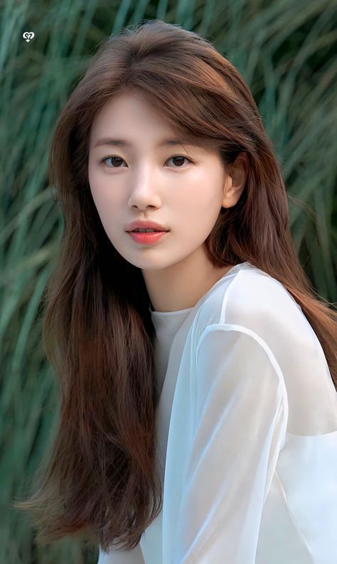 Brown Hair Shades, Haircuts Straight Hair, Bae Suzy, Korean Actresses, Korean Celebrities, Soft Hair, Brown Hair Colors, Entertainment Industry, Korean Beauty