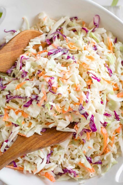 Grilling Meals, Asian Ramen Salad, Salad Asian, Healthy Coleslaw Recipes, Coleslaw Dressing Recipe, Fruit Breads, Asian Ramen, Asian Coleslaw, Pineapple Casserole