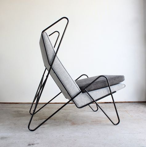 Unusual Furniture, Chaise Design, Design Industrial, Steel Furniture, Comfy Chairs, Cheap Furniture, Furniture Inspiration, Metal Chairs, Metal Furniture