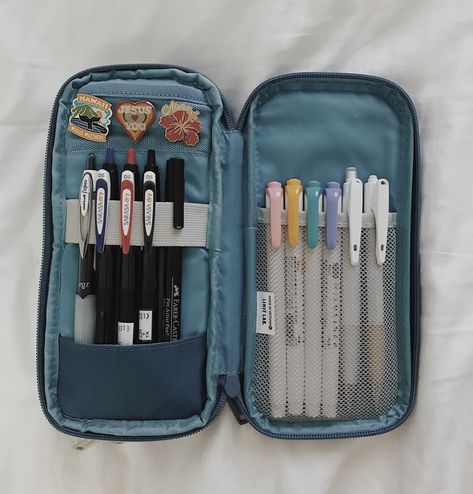 Fabre Castell, Study Essentials, School Bag Essentials, Cute School Stationary, Cute Pencil Case, Inside My Bag, Study Stationery, School Materials, Stationary School