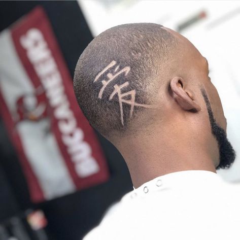 Hair Tattoo Men, Haircut Designs For Men, Hair Designs For Men, Tattoo Hair, Black Hair Cuts, V Hair, Shaved Hair Designs, Hair Barber, Taper Fade Haircut