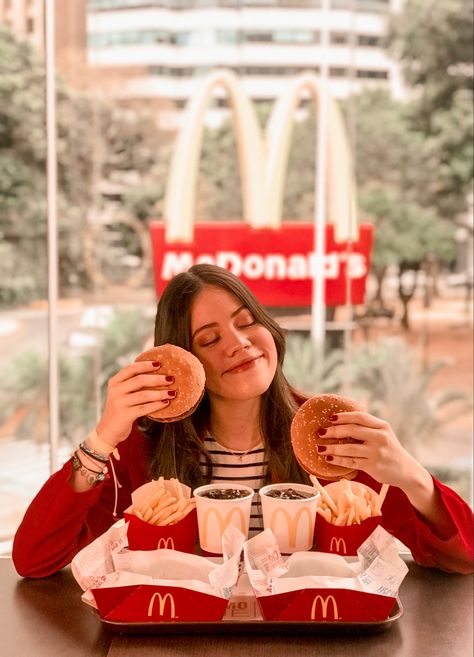 #mcdonalds #fastfood #burger #fries Eating Mcdonalds, Burger Fries, Modeling Poses, Manga Poses, Mc Donald, Eating Fast, People Eating, Instagram Inspo, Reference Photos