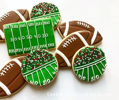 Football Treats Ideas, Football Iced Cookies, Football Cutout Cookies, Football Team Cookies, Football Decorated Sugar Cookies, Football Buttercream Cookies, Football Field Cookies, Football Themed Cookies, Football Birthday Cookies Decorated