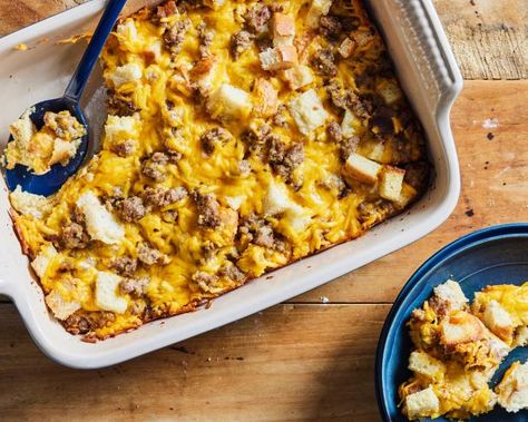 Quick Easy Breakfast Casserole, Breakfast Sausage Casserole, Sausage Casserole Recipes, Trisha Yearwood Recipes, Sausage Casserole, Trisha Yearwood, Breakfast Casserole Easy, Breakfast Sausage, Breakfast Casserole Sausage