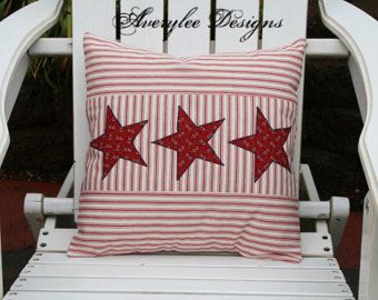 Pillow Wraps, Quilted Pillows, Patriotic Pillow, Pretty Pillows, Diy Pillow, Rag Quilts, Pillow Ideas, Fourth Of July Decor, Patriotic Quilts