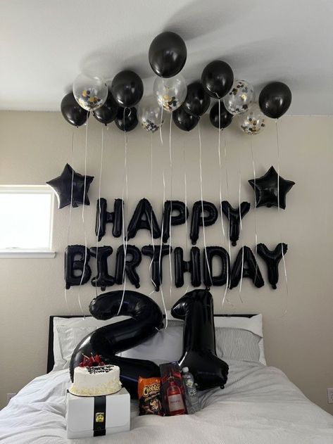 Room Decoration Ideas For Birthday, Birthday Room Surprise For Boyfriend, Bf Birthday Ideas, Birthday Balloon Decoration Ideas, Simple Room Decoration Ideas, Birthday Lights Decoration, Husband Birthday Decorations, Birthday Room Surprise, Bday Surprise