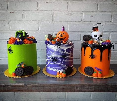 Halloween Mini Cakes Ideas, Small Halloween Cakes, Halloween Birthday Cakes For Boys, Halloween Cake Ideas Birthday, Halloween Birthday Cakes For Adults, Mini Halloween Cakes, Halloween Bday Cakes, Halloween Themed Cakes, Diy Halloween Cake