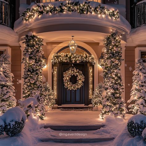 Have Yourself a Merry Little Christmas ✨🎄✨ Luxury Christmas Decor Interior Design, Xmas Decorations Outdoor, Luxury Christmas Decor, Christmas Luxury, Christmas Instagram, Beautiful Christmas Decorations, Christmas Mantel Decorations, Luxury Christmas, Merry Christmas Wishes