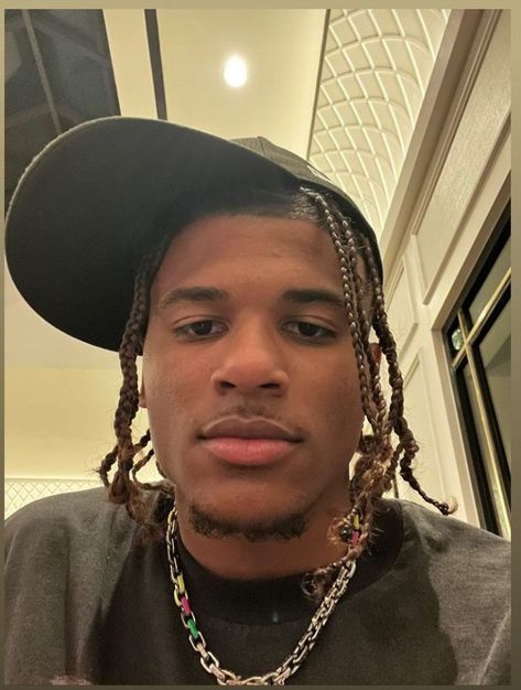 Green Braids, Jalen Green, Nba Video, 19 Years Old, Mens Braids, Mens Braids Hairstyles, Basketball Pictures, Girls Room Decor, Basketball Players