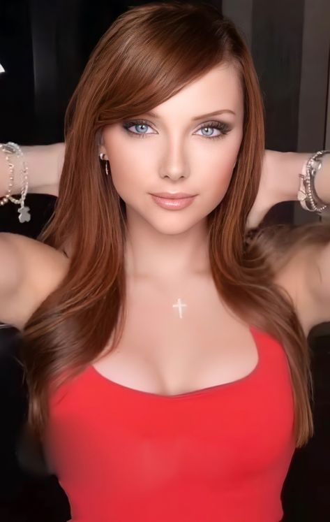 Roux Auburn, Pretty Red Hair, Redhead Makeup, Pretty Redhead, Red Haired Beauty, Red Hair Woman, Redhead Beauty, Fan Edits, Beautiful Eyes