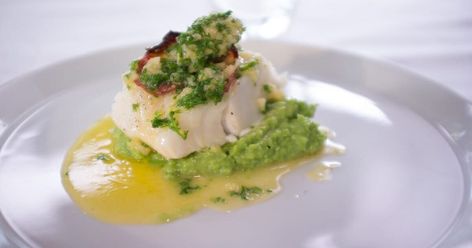 Norwegian cod, bacon and mashed peas Mashed Peas, Cod Recipes, Lemon Butter, Bacon Recipes, White Bread, Fish And Seafood, Eggs Benedict, Seafood Recipes, Avocado Toast