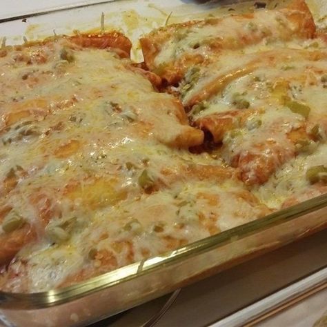 Sour Cream Chicken Enchilada Recipe, Chicken Enchilada Bake, Enchilada Bake, Easy Enchiladas, Creamy Chicken Enchiladas, Sour Cream Chicken, Weight Watchers Chicken, Enchiladas Recipe, Chicken Enchilada Recipe