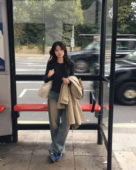 #viral #korea #explore #southkorea #foryoupage #styling #fashion #🇰🇷... | TikTok Rainy Korean Outfits, Cold Weather Outfits Asian, South Korean Outfits, Beach Outfit Korean Style, Japan Outfits Spring, Asian Outfits Korean Fashion, Japan Outfit Spring, Korea Spring Fashion, Kpop Poses