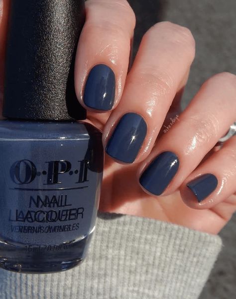 Navy Blue Opi Nail Polish, Gel Nails Ideas Navy Blue, Outfits With Blue Nails, Winter Navy Nails, Dark Blue Grey Nails Design, Blue And White Football Nails, Blue Nail Color Ideas Winter, Blue Sns Nails Colors, Blue Fall Nail Colors