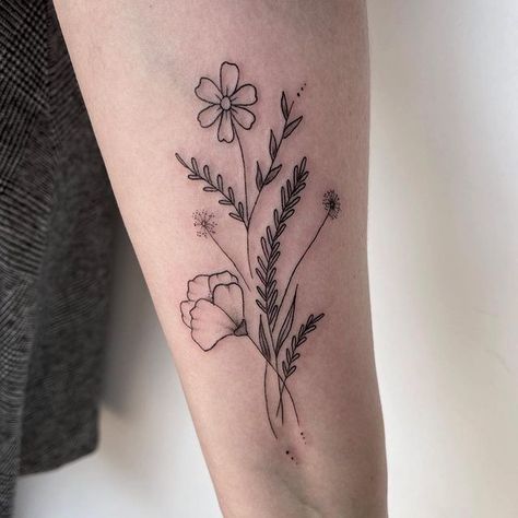 The Painted Lady FW auf Instagram: „We love this minimalistic flower design by @barbaragideontattoos . . #tattoo #tattoos #minimalistictattoo #minimal #flowers #flowertattoo…“ The Painted Lady, Flowers Tattoo, Minimalist Tattoo, Flower Tattoos, Flower Design, Flower Designs, Flower Tattoo, Body Art, Love This