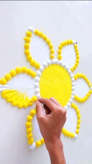 Rangoli Easy Simple For Kids, Easy Diwali Rangoli Simple, Easy Rangoli Ideas Simple, Rangoli Ideas Easy, Diwali Rangoli Ideas Easy, Simple Rangoli Ideas, Easy Rangoli Ideas, Simple Rangoli Designs For Diwali, Easy Simple Rangoli