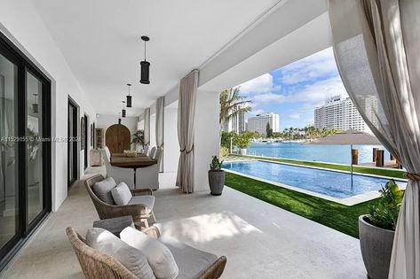 5401 Pine Tree Dr, Miami Beach, FL 33140 | MLS #A11529155 | Zillow Miami Interior Design Inspiration, Miami Decor Interior Design, Miami Airbnb, Houses In Miami, Apartments In Miami, Casa Tua Miami, Houses In Miami Florida, Miami Beach Apartment Luxury Condo, Miami City View Apartment