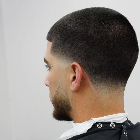 Low Taper Haircut, Short Taper Fade, Taper Fade Short Hair, Short Fade Haircut, Textured Haircut, Taper Fade Haircut, Mens Hairstyles Medium, Short Haircut Styles, Tapered Haircut