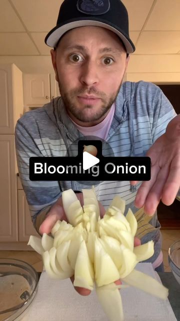 Jorey Tessier on Instagram: "🧅 
.
.
.
Instructions: measure the ingredients with your ❤️ and air fry 350 for 15 minutes.
.
.
.
#airfryer #onion #bloomingonion #airfryerrecipes #snacks" Blooming Onion Recipes, Actifry Recipes, Red Onion Recipes, Bloomin Onion, Blooming Onion, Dehydrated Onions, Tree Sign, Sugar Free Diet, Air Fry Recipes