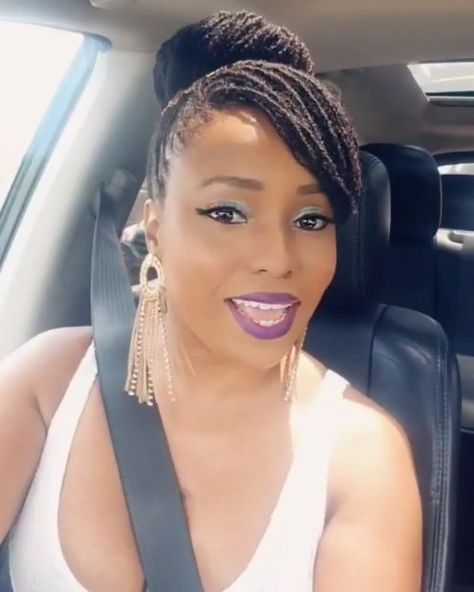 Bun and swoop bang. On my way to my bestie's Wedding Shower. Looking like 10 million American Dollars. 💵😍 Loc Bun With Swoop, Loc Bun With Bangs, Swoop Locs Styles, Side Swoop Loc Style, Formal Locs Hairstyles, Bridal Side Bun, Formal Loc Styles, Microloc Extensions, Sisterlock Hairstyles