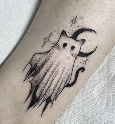 Gotik Tattoo, Goth Tattoo, Black Cat Tattoos, Ghost Tattoo, Men Tattoos, Simple Tattoo Designs, Cat Tattoo Designs, Spooky Tattoos, Cute Little Tattoos