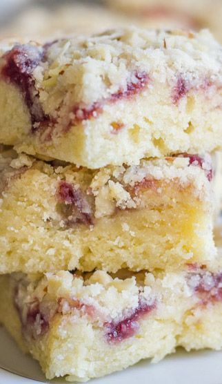 Raspberry Cookie Bars Recipes, Raspberry Cookie Bars, Raspberry And Almond Cake, Raspberry Crumb Bars, Raspberry Cake Recipes, Almond Desserts, Crumb Bars, Raspberry Desserts, Raspberry Cookies