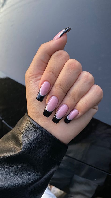 Hot French Tip Nails, Black Pink French Nails, Pink And Black French Nails, French Black Nails, French Nails Black, Nails Black French, Pink Black Nails, Black French Nails, Pink French Nails