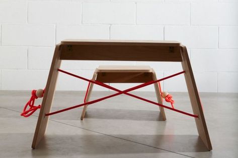 Minimalist school furniture uses rope for an easy-to-assemble structure – Yanko Design Foldable Stool, Minimalist Desk, Plastic Furniture, Tabletop Accessories, School Furniture, Wooden Planks, Yanko Design, Ways To Relax, Basic Shapes