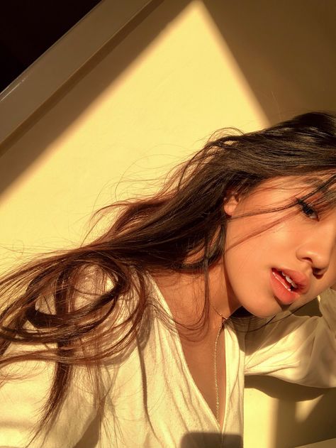 Aesthetic Sunkissed Pictures, Sunkissed Photo Ideas, Sunkissed Photoshoot, Sunkissed Photos, Sunkissed Selfie, Sunkissed Aesthetic, Aesthetic Selfies, Artist Photoshoot, Tanned Makeup