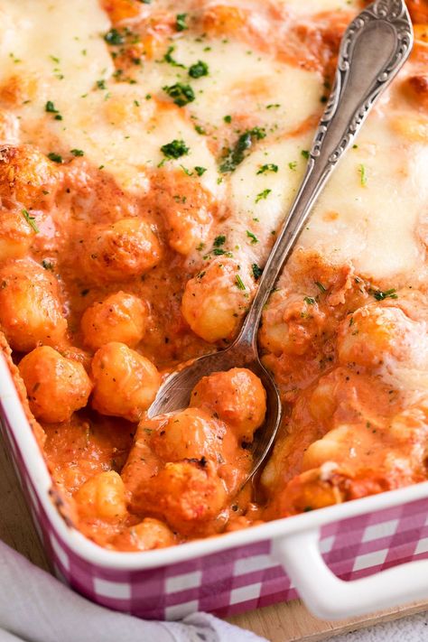 Fresh Mozzarella Recipes, Sugo Recipe, Creative Dinner Ideas, Fresh Mozzarella Recipe, Creamy Gnocchi, Gnocchi Bake, Gnocchi Dishes, Gnocchi Pasta, Baked Gnocchi