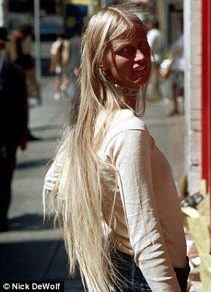 1970s 1970s Teenagers, 70s Skater, 1970s Trends, 1960s Clothes, 70s California, San Francisco Street, Retro Skateboard, 1970s Fashion Women, San Francisco Girls