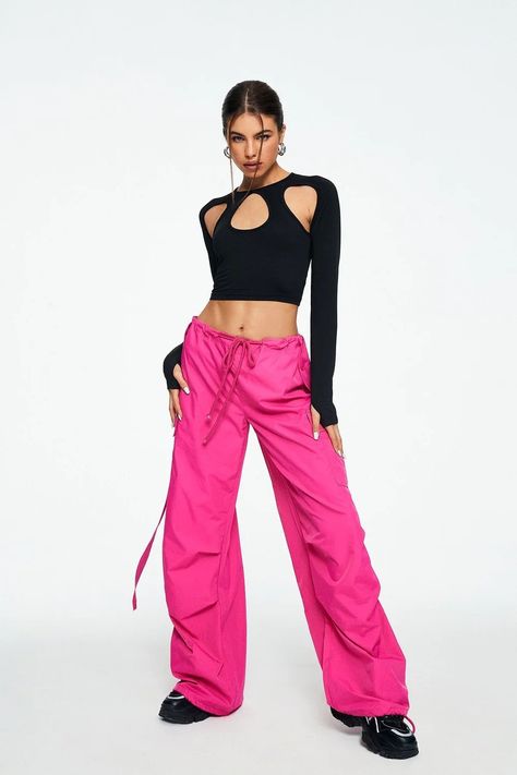 Parachute Pants Outfit Festival, Parachute Pants Festival, Pink Parachute Pants Outfit, Hip Hop Dance Outfits Women, Hiphop Dance Outfit Dancers, Hip Hop Outfits Dancers, Neon Pink Outfit, Outfit Baile, Pink Parachute Pants