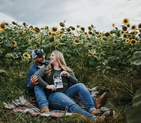 Sunflower Field Baby Announcement, Sunflower Field Pregnancy Announcement, Sunflower Baby Announcement, Sunflower Pregnancy Announcement, Pregnancy Announcement Photography, Pregnancy Announcement Pictures, Announcement Pictures, Announcement Photoshoot, Pregnancy Announcement Photoshoot