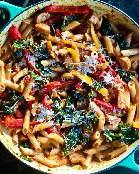 Sausage Kale Pasta, Sausage Penne Pasta, Chicken Sausage Recipes, Chicken Sausages, Chicken Kale, Kale Pasta, Italian Chicken Sausage, Basil Recipes, Pepper Pasta