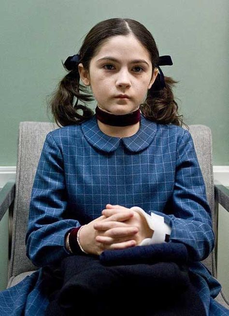 Orphan Female Horror Movie Characters, Orphan Film, Orphan Costume, Orphan Movie, Shameless Characters, Movie Character Costumes, All Horror Movies, Book Character Costumes, Orphan Girl